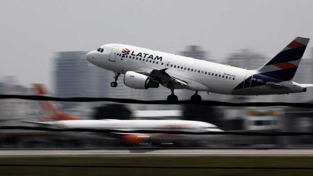 智利南美航空（LATAM）客机早前在空中急降，导致50人受伤。
