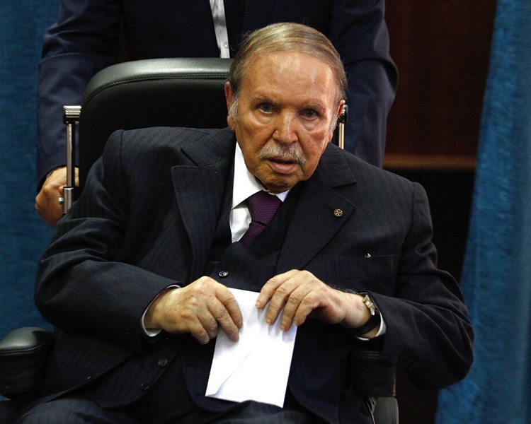 總統布特弗利卡(Abdelaziz Bouteflika)周一宣布放棄角逐連任。AP