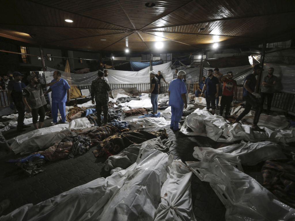 加沙有醫院遭空襲造成至少500人死，世衛等多方譴責。 AP