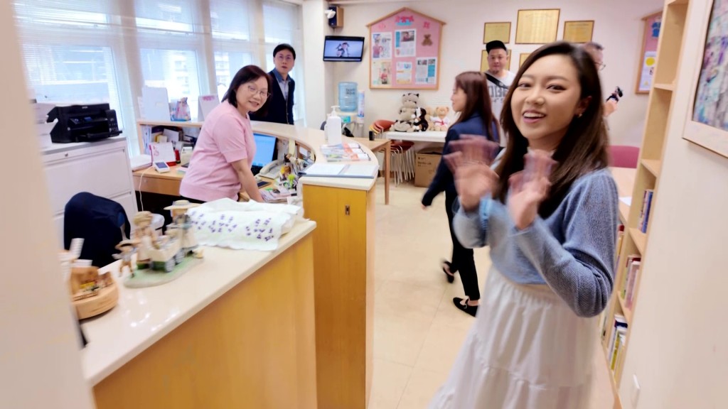 受訪期間突然拎隻四腳蛇出嚟，真係估佢唔到。