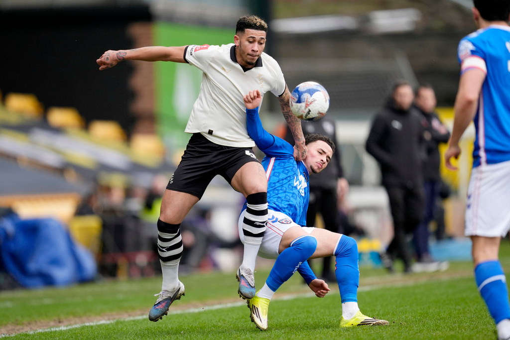 新特兰16强爆冷出局。美联社