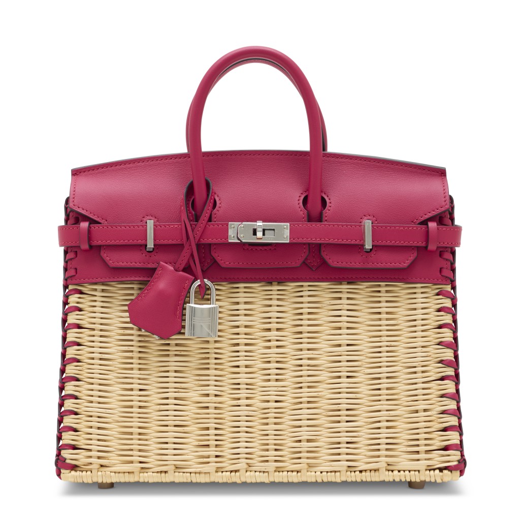 Hermès限量版覆盆子色Swift小牛皮及柳條25厘米Picnic Birkin Bag，附鈀金配件。（2021年）/ 估價：300,000-400,000港元