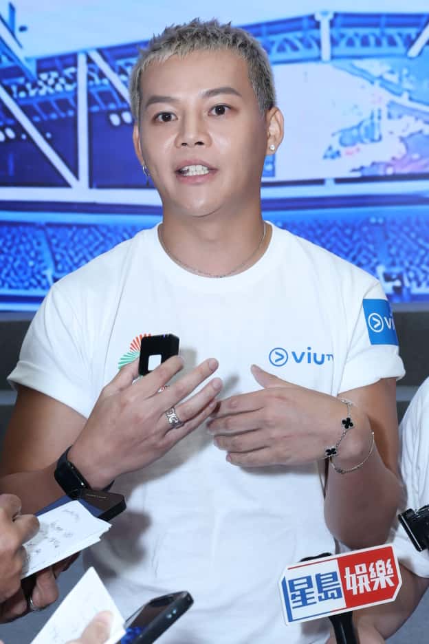 保錡晒阿叻合照後首受訪︰「識啲要識嘅人!」 保錡晒阿叻合照後首受訪︰「識啲要識嘅人!」