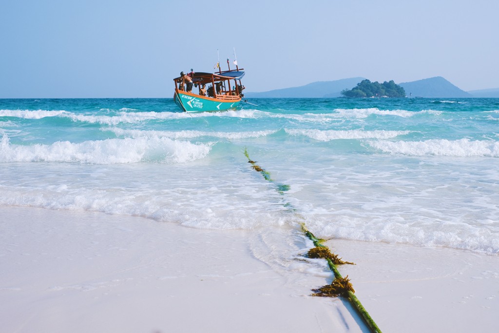 柬埔寨708名游客被困高龙岛及附近岛屿，已安全转移。  网上图片