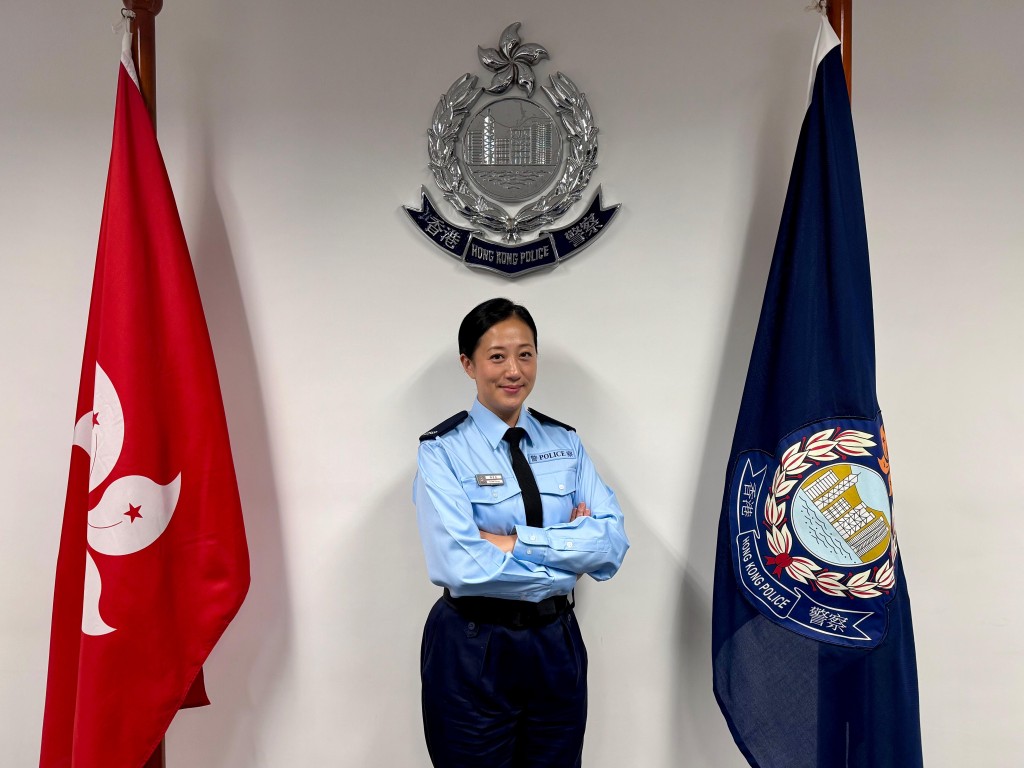 中区警署军装巡逻小队辅警警员、同时是一所国际学校校长的陈沚抒，将警队的团队精神及助人价值观传授给下一代，亦将从教育工作领悟出的同理心和耐性带回警务工作。