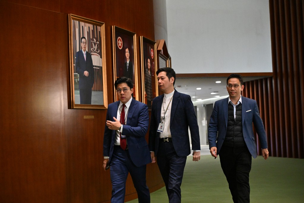 體演文出界霍啟剛、選委界吳傑莊等。