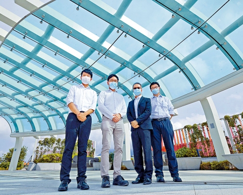 土木工程拓展署分享「啟德空中花園」設計，左起高級工程師朱致康，工程師余浩賢，總工程師麥健明，高級工程師李世寧。 陳浩元攝