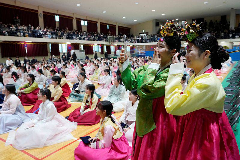 南韓深受少子化之苦，竟有地方首長提「進口處女」。美聯社