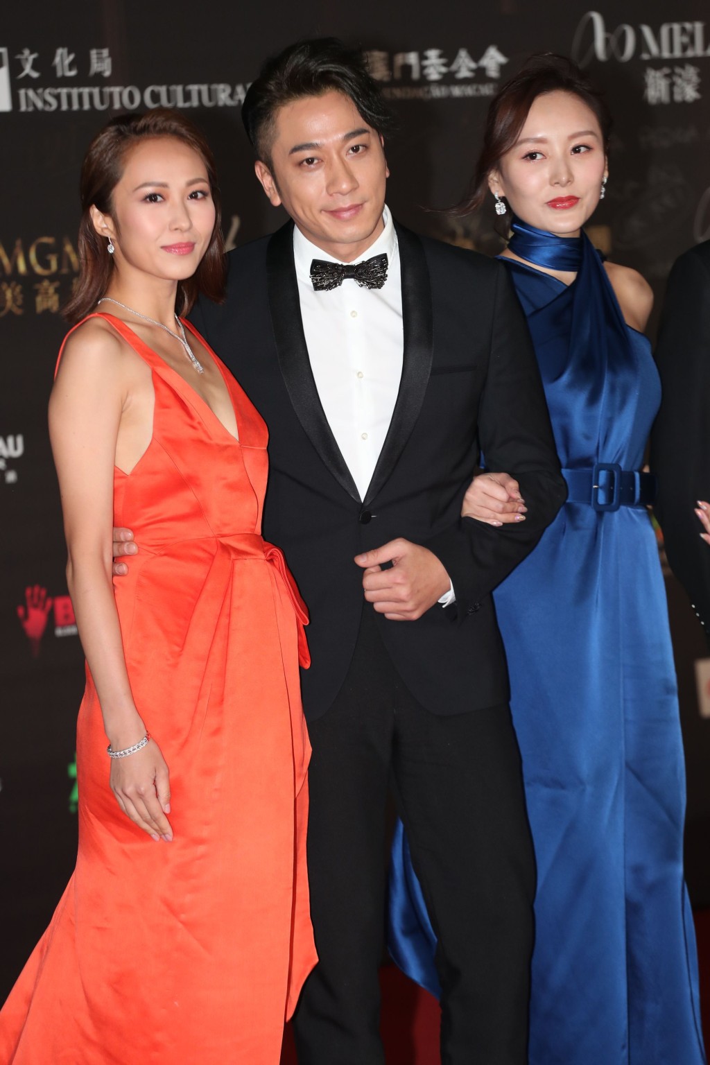 左起：湯怡、吳卓羲及何佩瑜携手亮相。