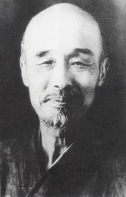 李叔同是著名音乐家、美术教育家、书法家、戏剧活动家，是中国话剧的开拓者之一。