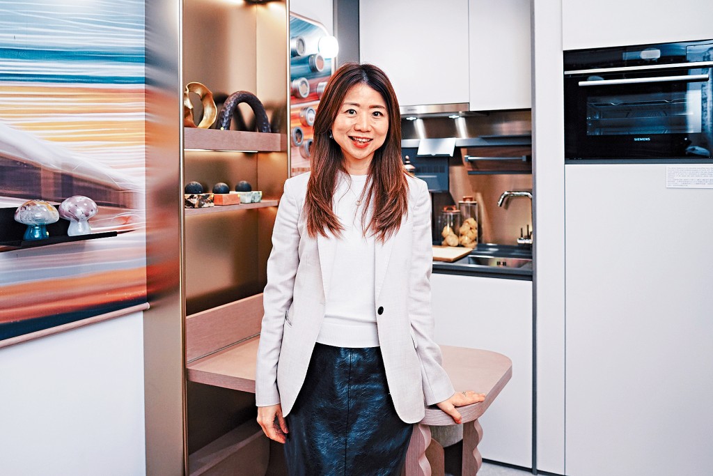 新世界何家欣表示，集團年內有機會推出5個全新項目發售。