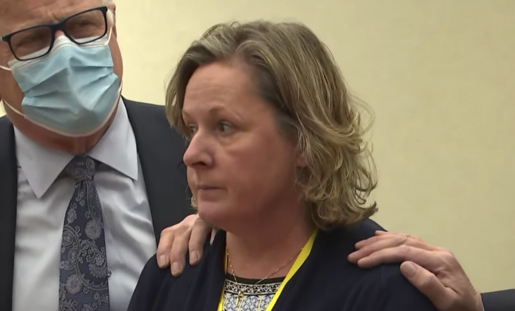 美國白人女警波特逮捕黑人疑犯時槍殺對方，被判兩項誤殺罪成。AP圖片