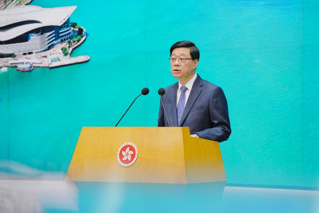 李家超指建設基建用大量公帑，採「用者自付」原則是適當做法。