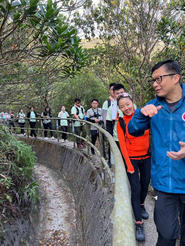 鄧炳強表示這段山路沿途有不少軍事遺跡，行山之餘可以重溫香港抗戰的歷史探古尋源。鄧炳強Facebook