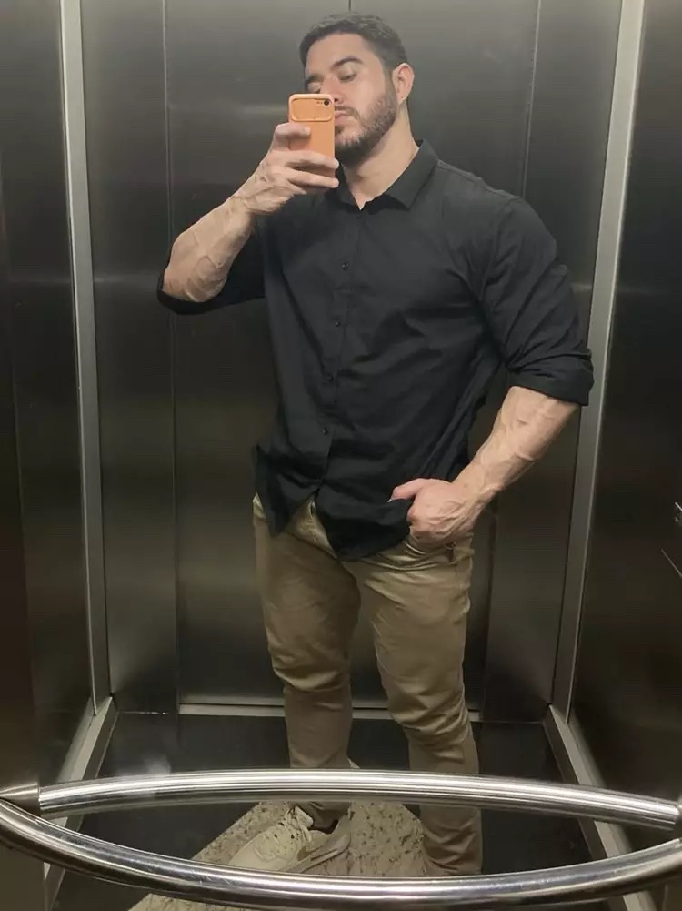 31歲的菲略是健美運動員。 IG@ranierilf