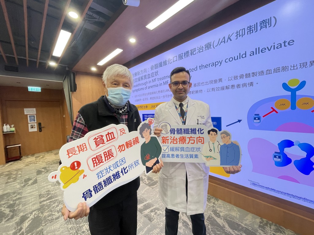 左起：譚先生，港大醫學院內科學系臨床副教授、血液及血液腫瘤科專科醫生喬夏利。蕭博禧攝