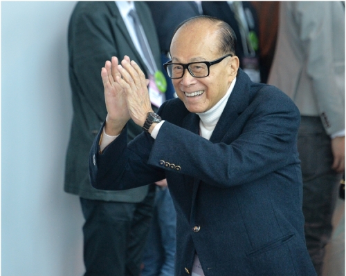 李嘉誠形容,一國兩制讓香港享有國家發展進程中「大堂前座」的優勢。
