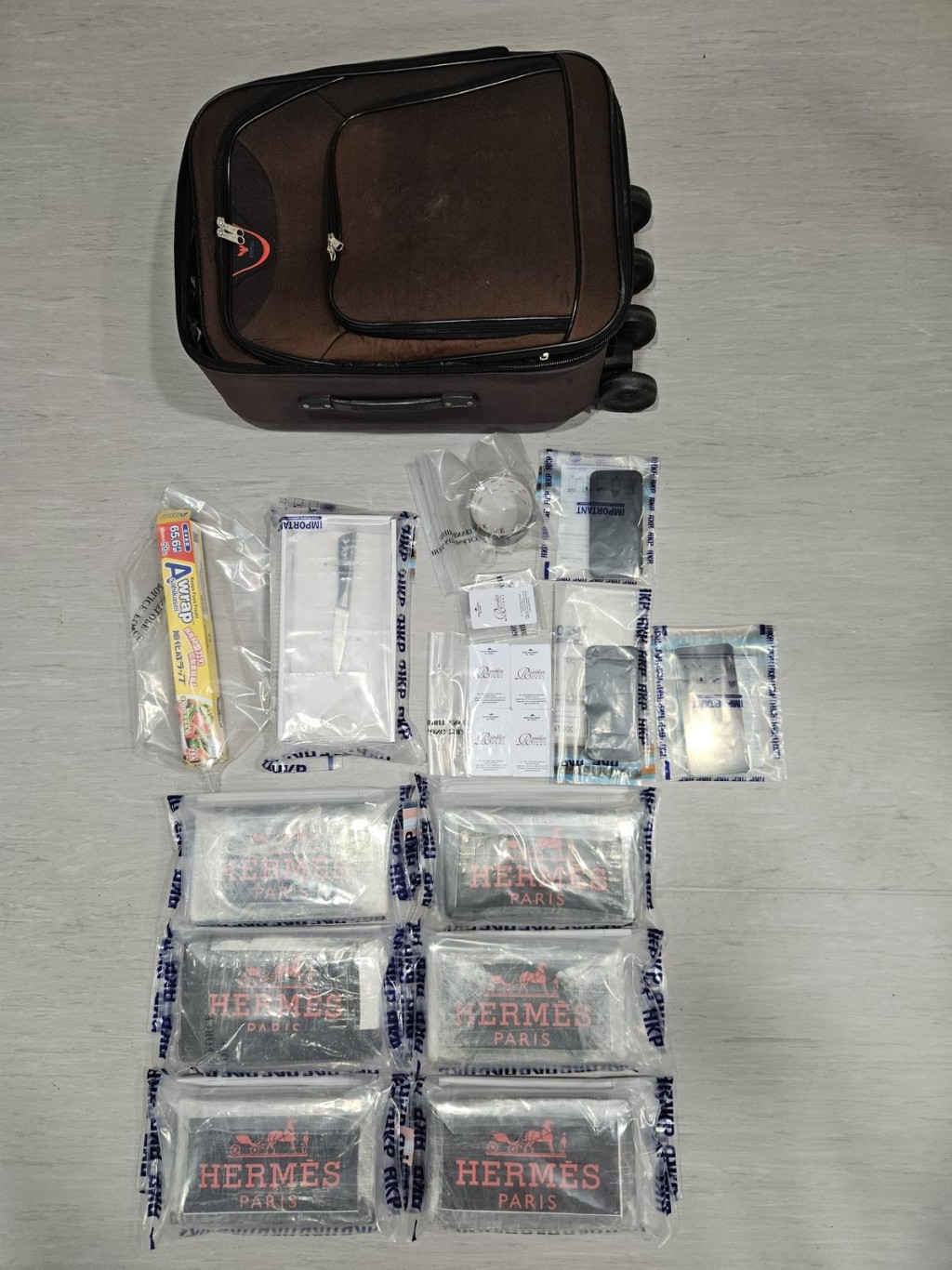 青衣路酒店房變毒品儲存中心 警檢$500萬可卡因。警方圖片