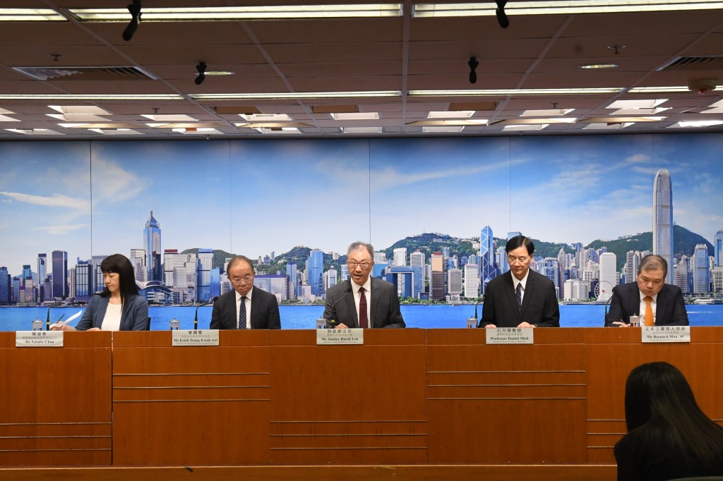 選舉管理委員會、政制及內地事務局和選舉事務處今日（14日）舉行記者會，簡介立法會換屆選舉的投票安排。