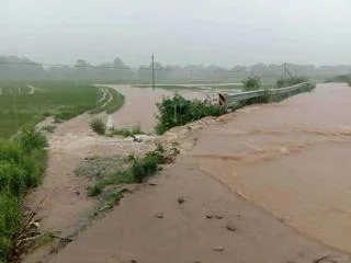 湖南早前遭洪澇侵襲，有防汛幹部被洪水沖走喪生。