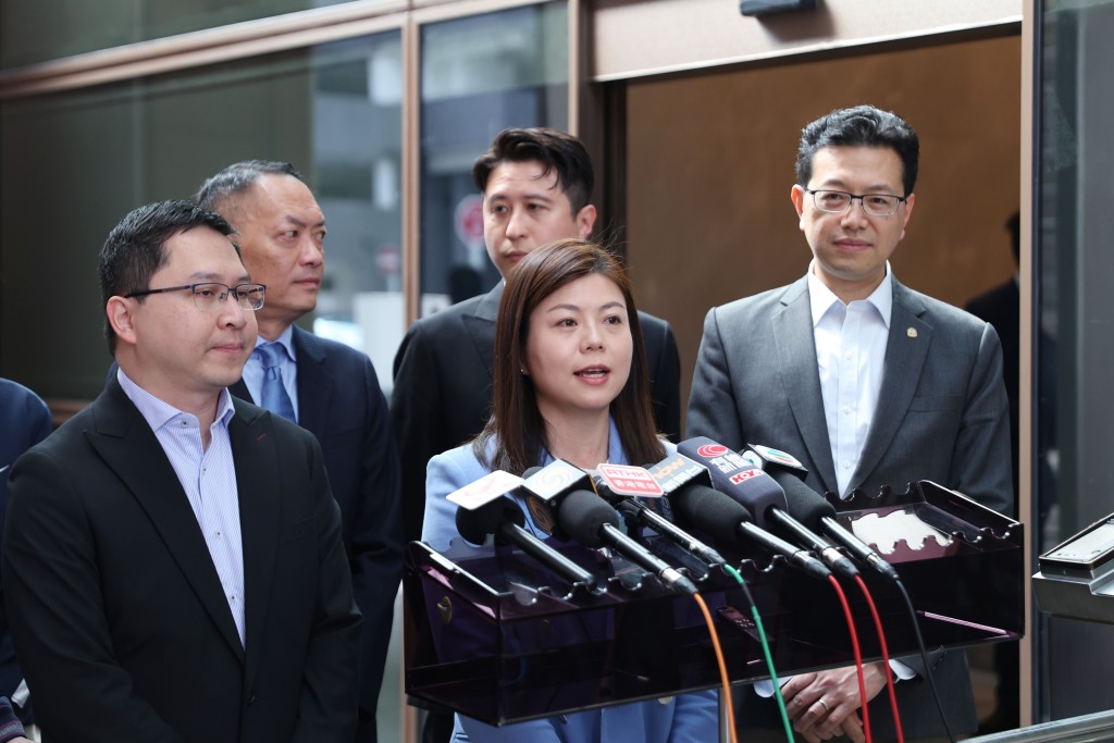 王冰芬指，三中全會300多項措施中，幫忙穩定了短期信心。何家豪攝