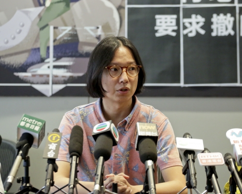 梁启智宣布，与工党在本土思潮上理念不同，决定退党。资料图片