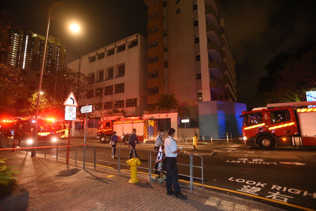 火警中警方共對現場附近4條街實施封路，包括興華街、通州街、東京街及深旺道。
