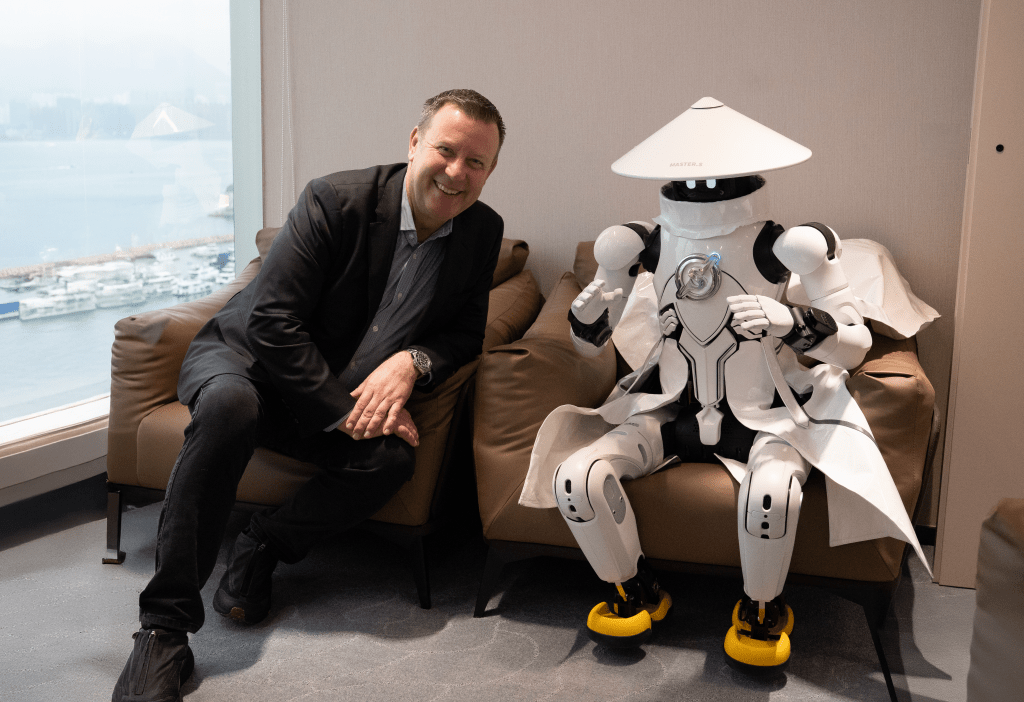 先知命局（SeerQ）全球總經理Eric Landheer與AI智慧夥伴Master·S