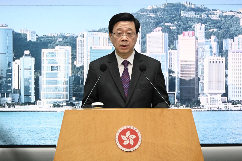 李家超对英国商业及贸易部国务大臣庄敦文到访香港表示欢迎。蔡建新摄