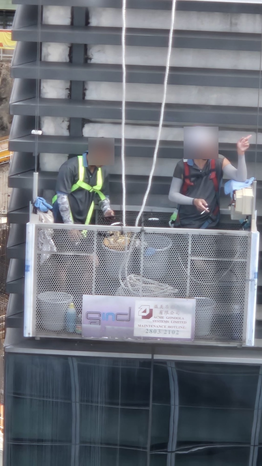 部分工人仍會違規吸煙,尤其是在部分管理較為寬鬆的地盤。Threads圖片 部分工人仍會違規吸煙,尤其是在部分管理較為寬鬆的地盤。Threads圖片