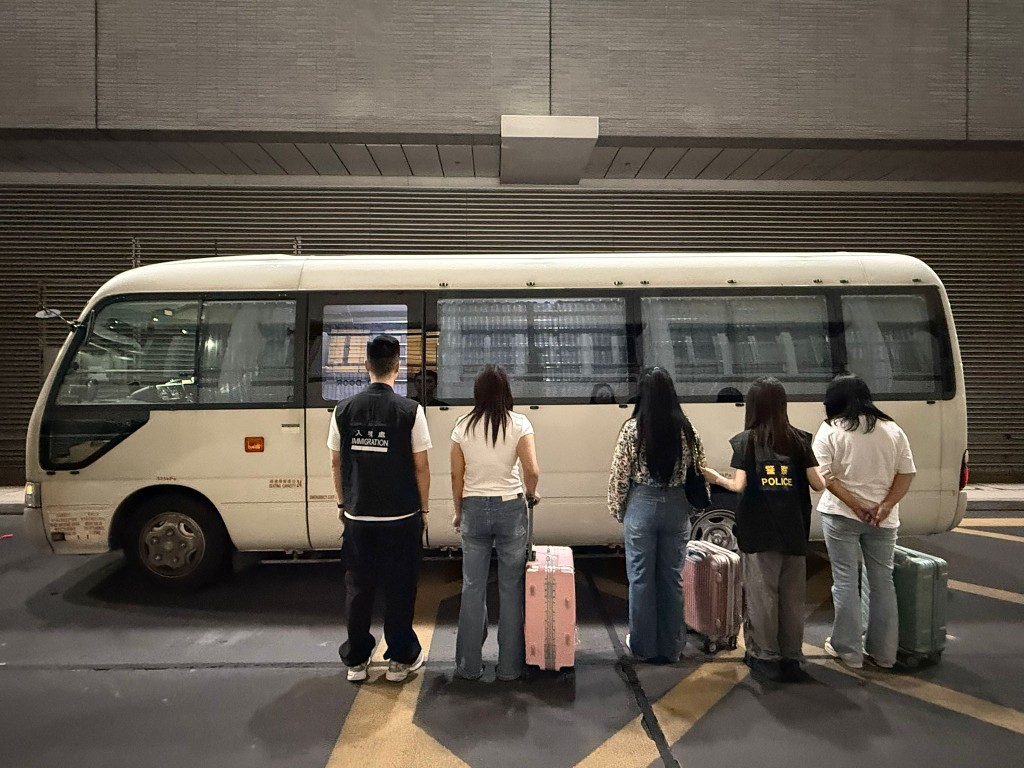 湾仔扫黄 4内地女被捕。警方图片