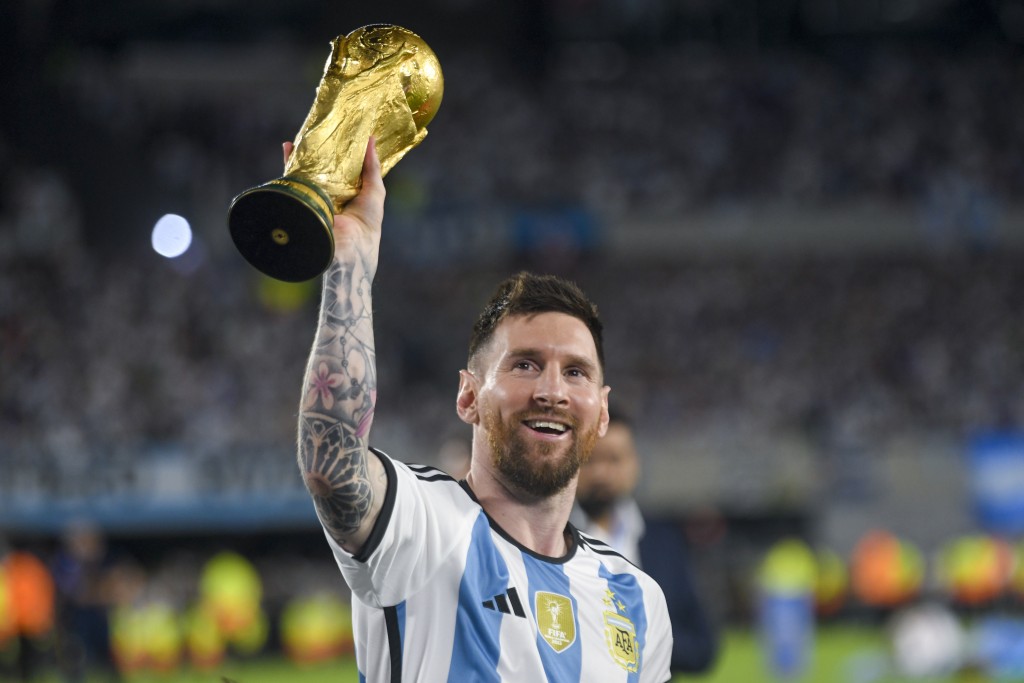 美斯率阿根廷队获2022世界杯冠军。
