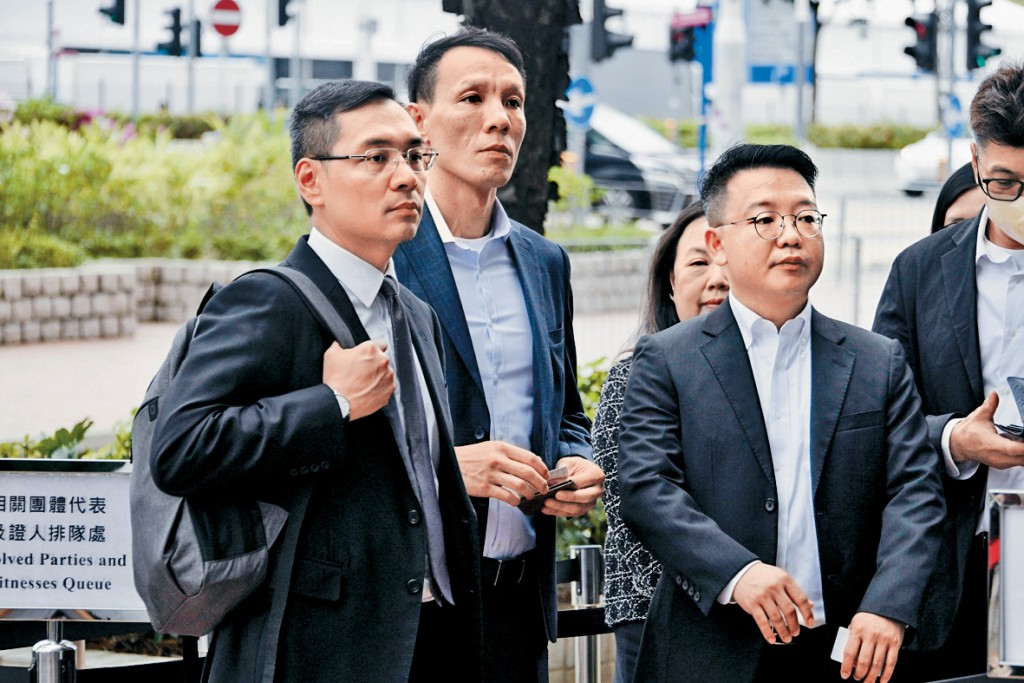 「宏泰消防」電工黃健華曾向屋苑管理處查詢消防加壓泵總電源為何關上。