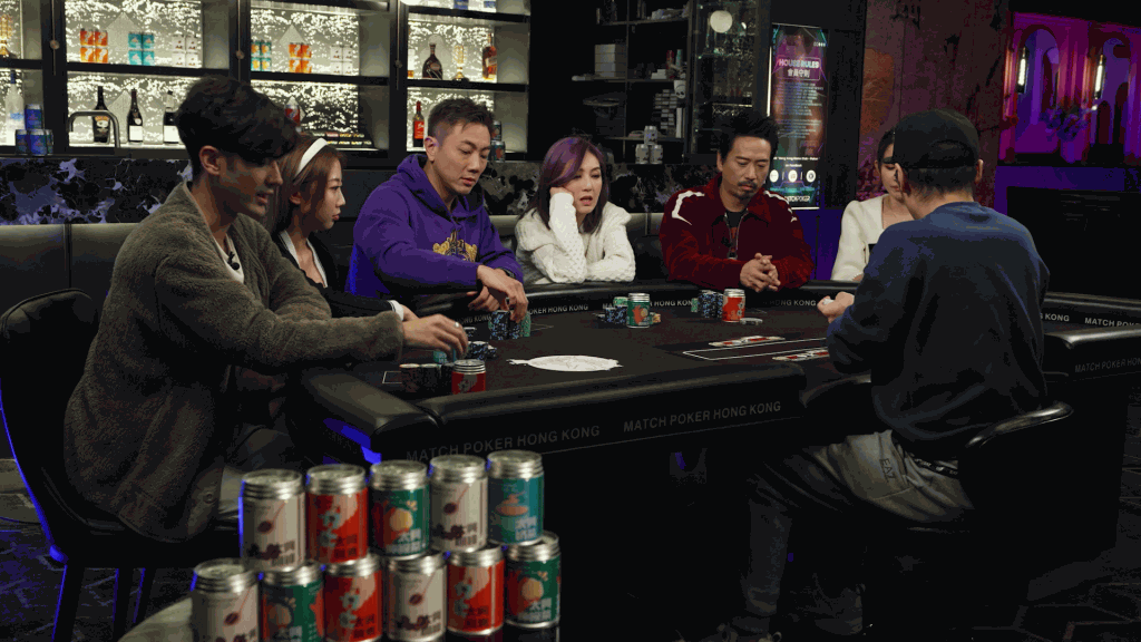 曾在郭偉亮及劉浩龍的節目《鋪鋪Poker》講述兒子學校面試的趣事。