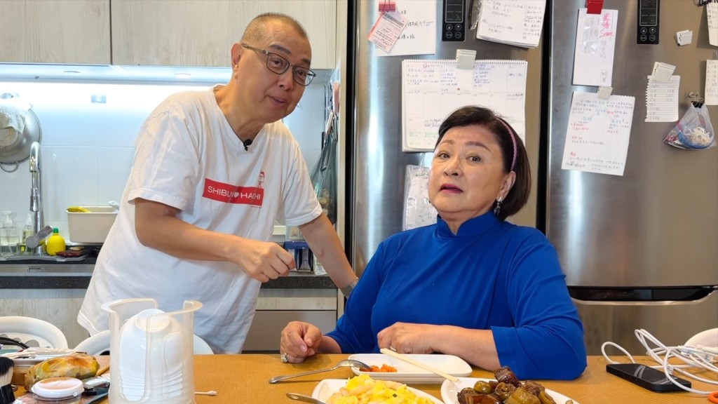 黃淑儀一展廚藝。