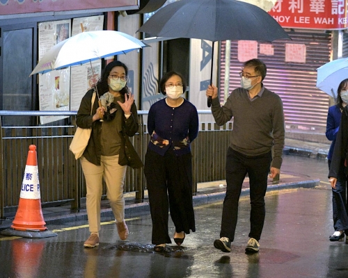 陳肇始到蘭桂坊視察。
