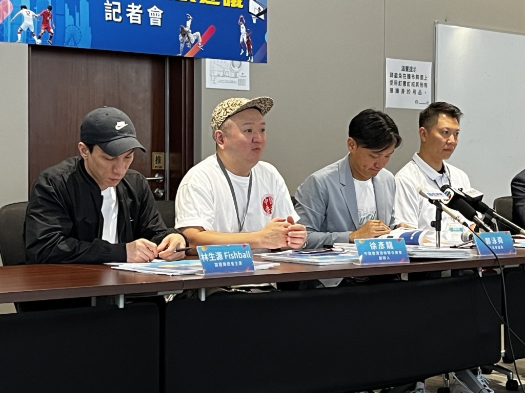 霹靂舞總會主席 Fishball 林生源（左一）、中國香港滑板聯合總會創辦人徐彥龍（左二）、立法會議員鄭泳舜（右二）、FIBA 3×3 籃球香港大師賽代表黃耀建（右一）。黃子龍攝