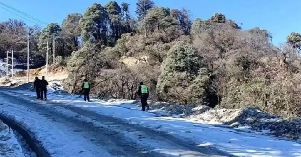 大批搜救人員畫夜在山內搜索尹瀟楠。