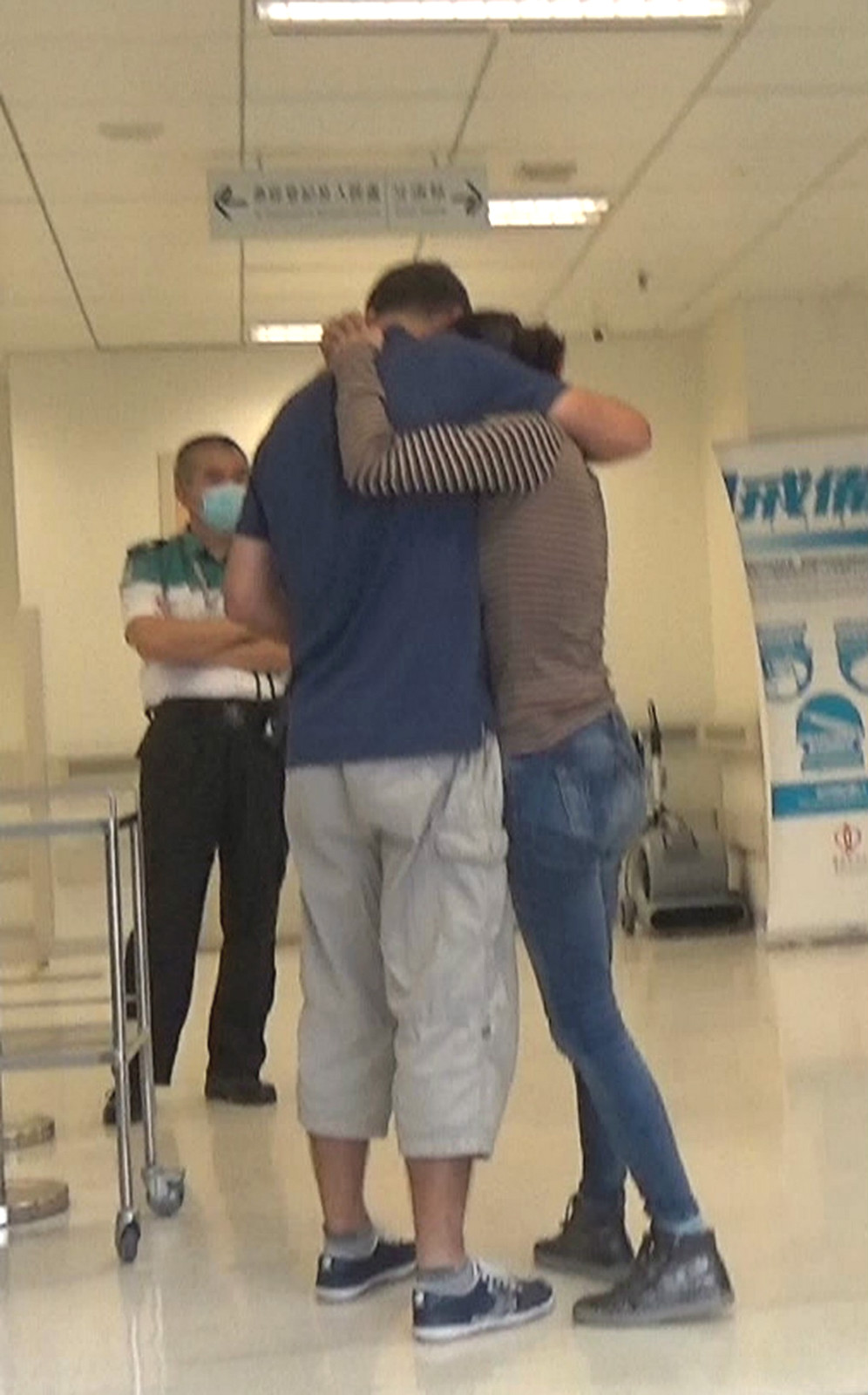 死者親友趕到醫院。