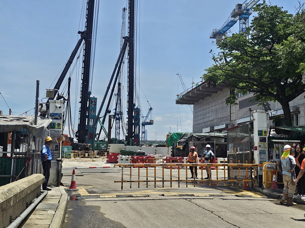 元朗工業邨重建中的濾水廠發生工業意外。 
