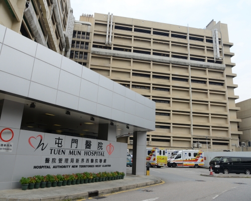 女事主頭、下巴、腳受傷，清醒被送往屯門醫院治理。資料圖片
