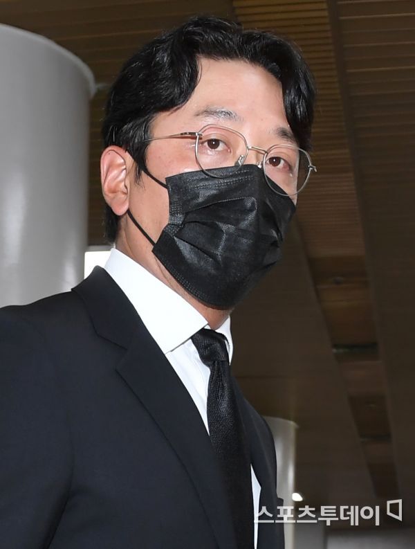 河正宇因濫用麻醉藥被罰款20萬港元。 河正宇因濫用麻醉藥被罰款20萬港元。