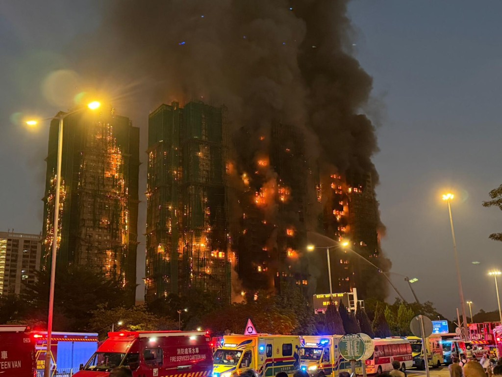 短時間大火迅速蔓延至多座。資料圖片