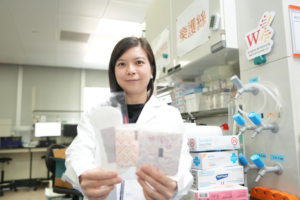 蔡佩樺切入智能衛生巾販賣機這一相對冷門的領域,力圖構建方便女士的應急護理網絡。 蔡佩樺切入智能衛生巾販賣機這一相對冷門的領域,力圖構建方便女士的應急護理網絡。