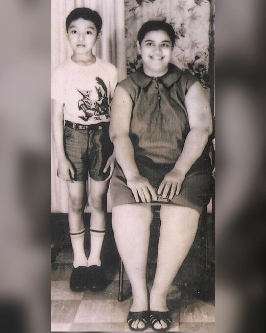 姜皓文丧母逾40年，母亲节分享与妈妈的唯一合照。
