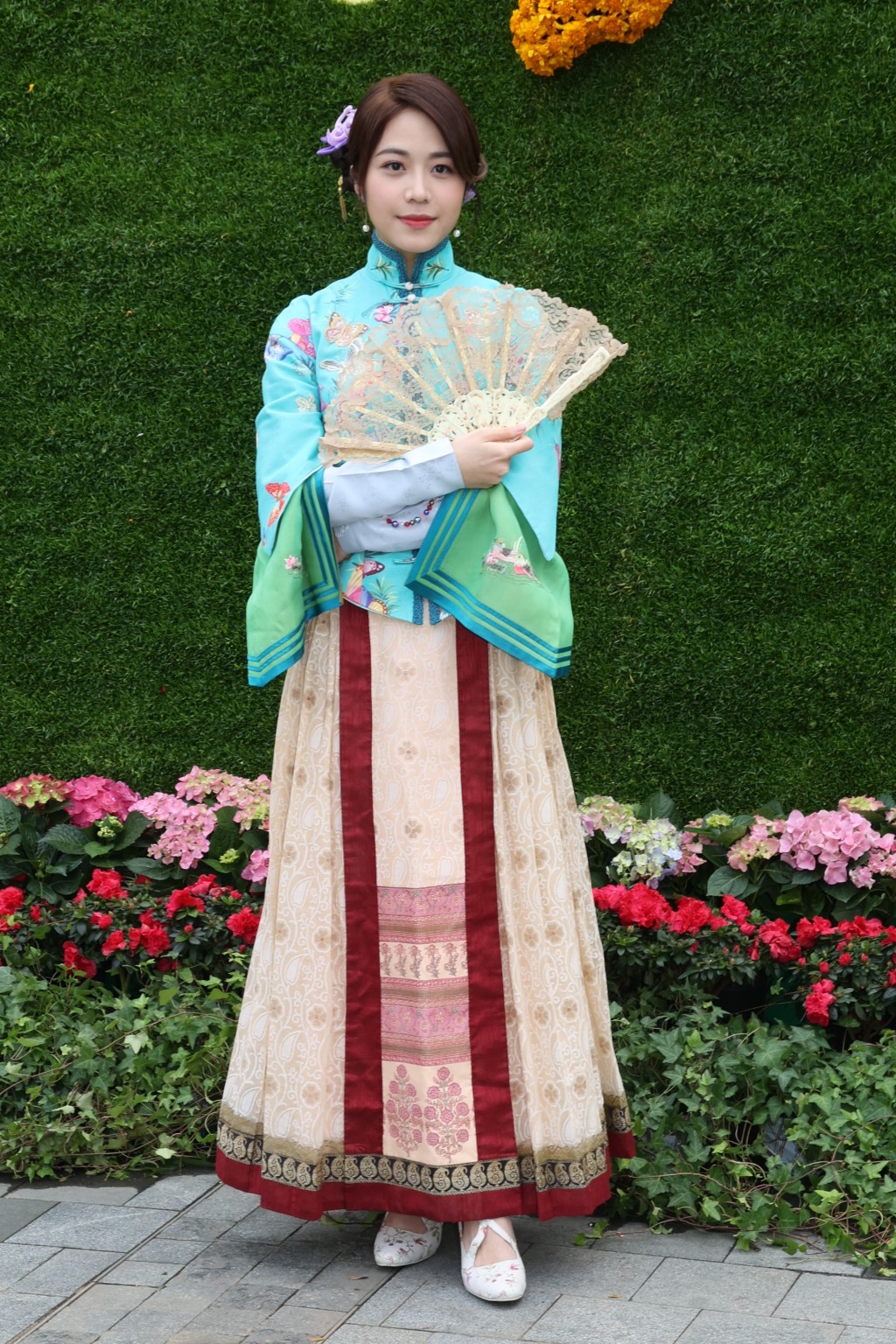 庄子璇表示是首次体验古装，一身打扮出自《公公出宫》胡定欣的造型。