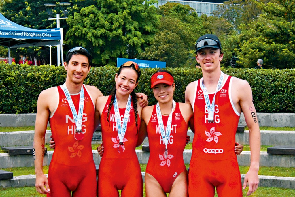 香港一队取得第3名（右起：Robin Elg、韦祺、韦禔、伍泰龙）。