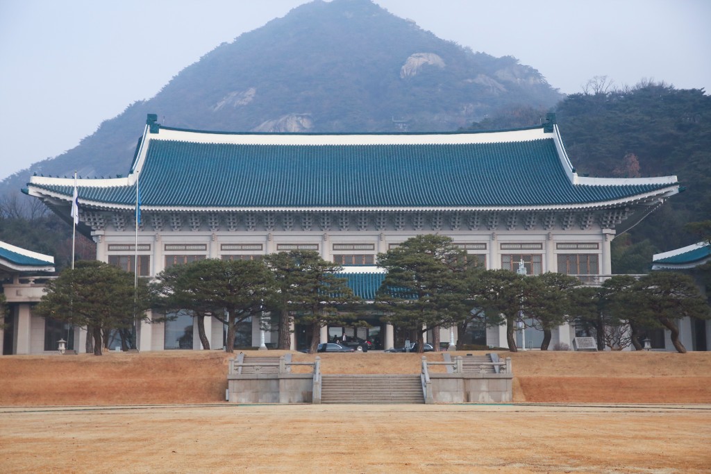 李在明正式重返青瓦台辦公。新華社