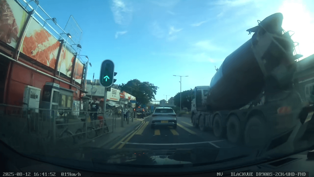 田螺車往屯門市中心行駛。FB:車cam L(香港群組) 田螺車往屯門市中心行駛。FB:車cam L(香港群組)