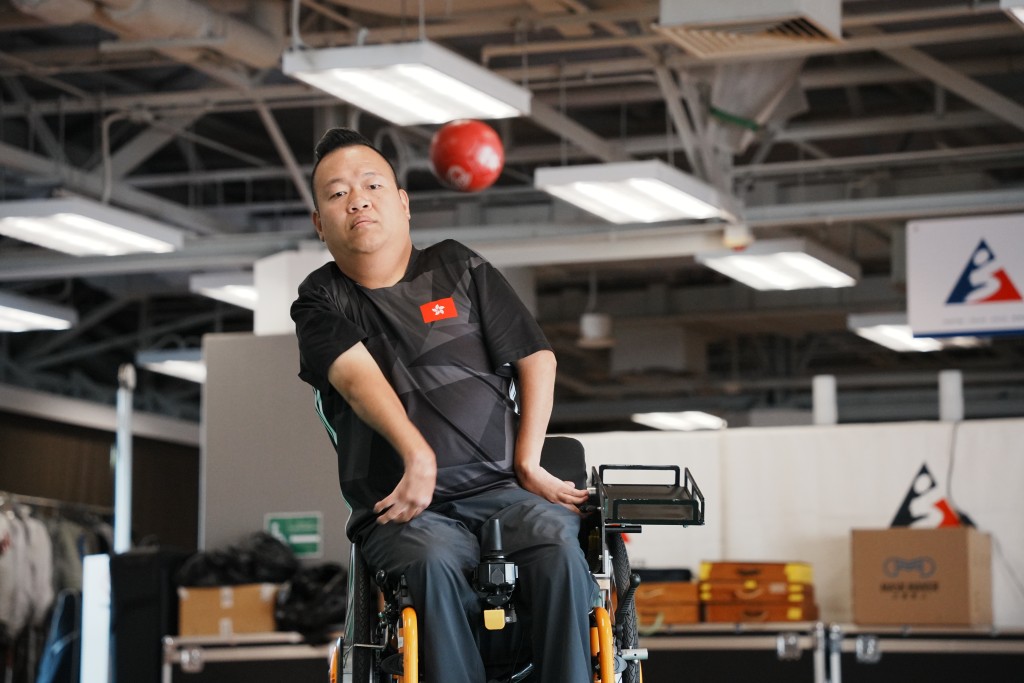 梁育榮稱,倫敦殘奧時曾因太進取失落獎牌,陷入低潮。 梁育榮稱,倫敦殘奧時曾因太進取失落獎牌,陷入低潮。